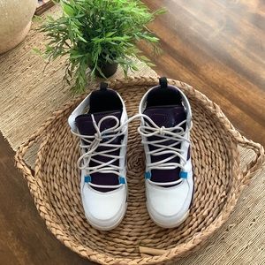 Jordan Kids Sneakers in White and Purple